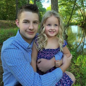 Meet your Posher, Lesly